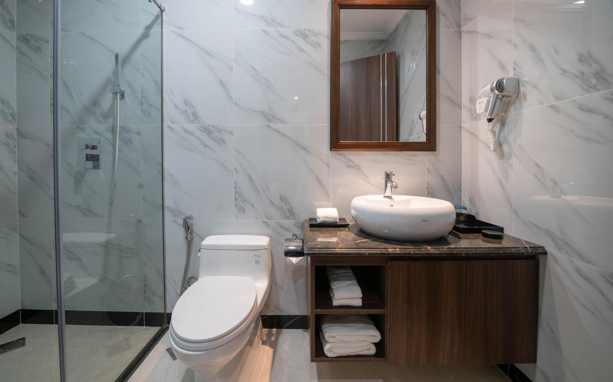 Hillary Hanoi Hotel Екстериор снимка